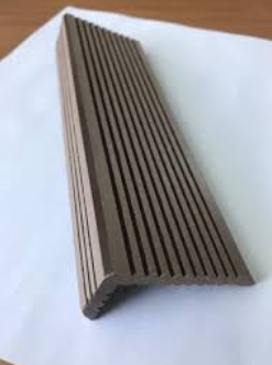 Угол из ДПК Dortmax коричневый